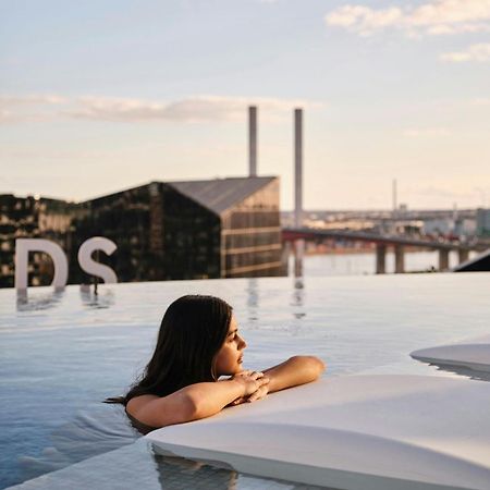 Melbourne Marriott Hotel Docklands Екстер'єр фото Skyline pool