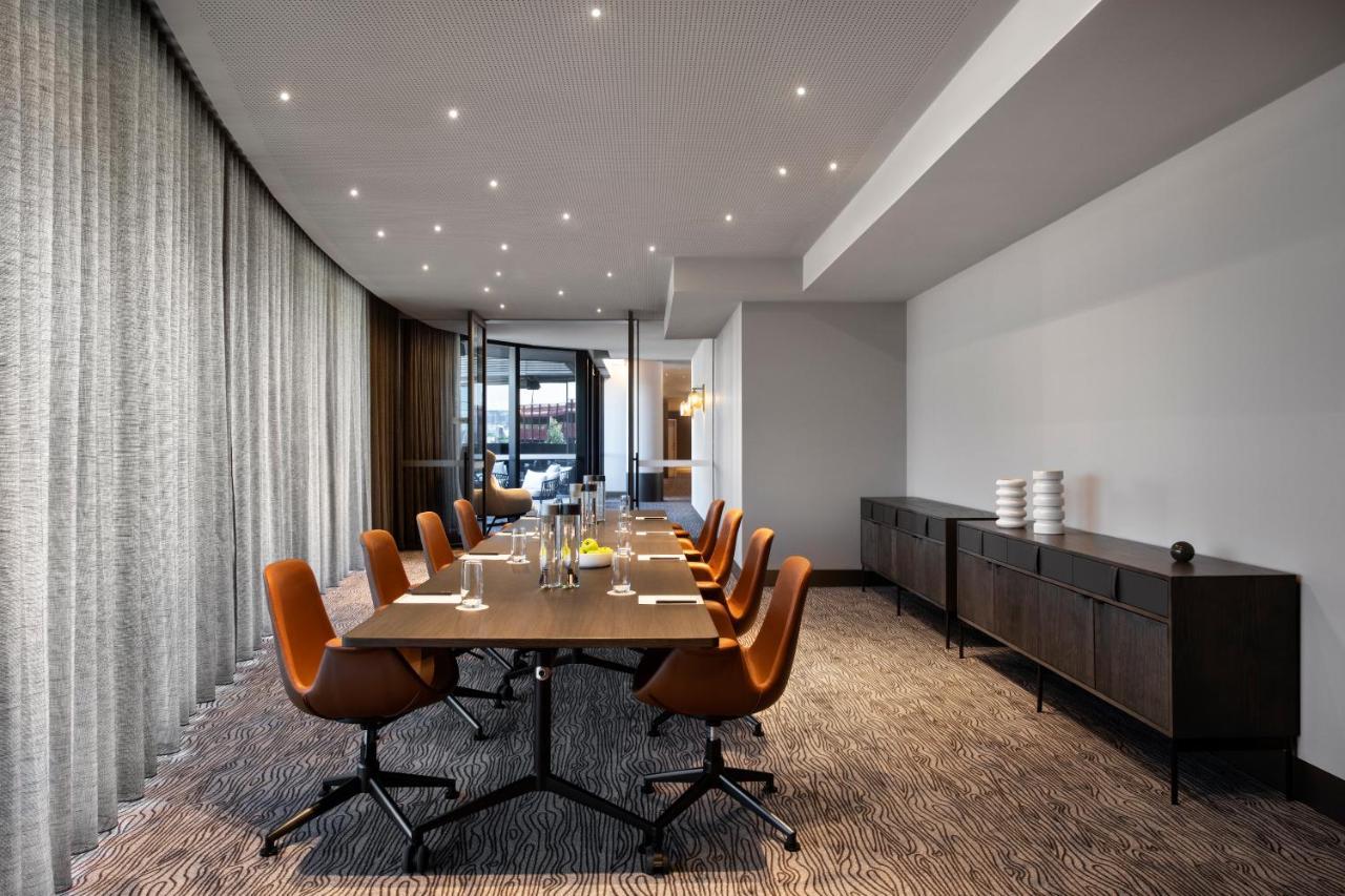 Melbourne Marriott Hotel Docklands Екстер'єр фото Meeting room