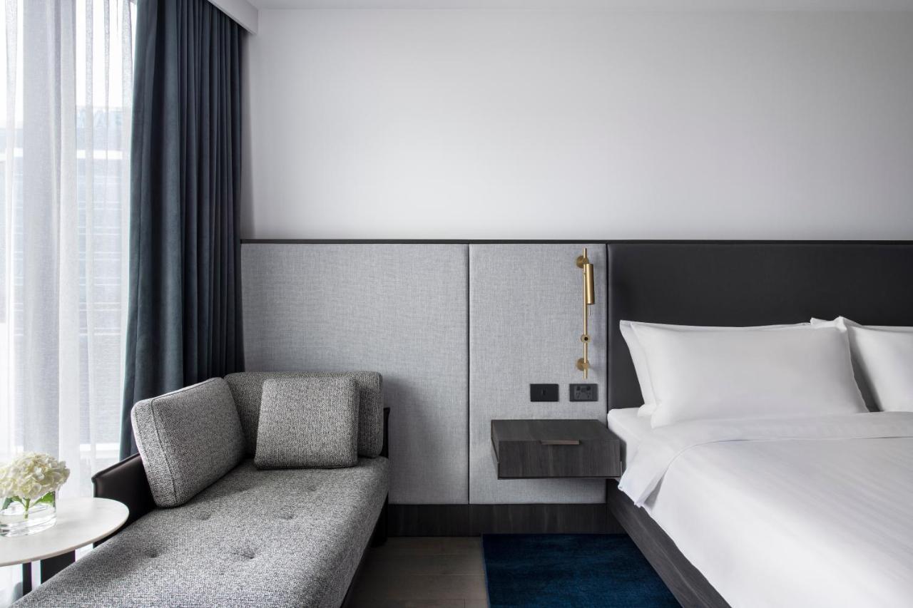 Melbourne Marriott Hotel Docklands Екстер'єр фото Deluxe Room