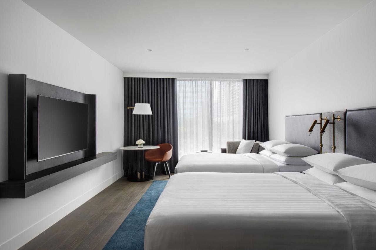 Melbourne Marriott Hotel Docklands Екстер'єр фото A guest room at the Hotel Indigo in Boston, Massachusetts