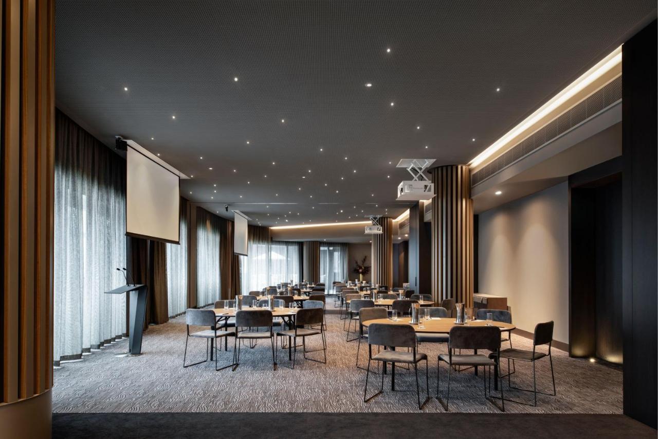 Melbourne Marriott Hotel Docklands Екстер'єр фото The meeting room