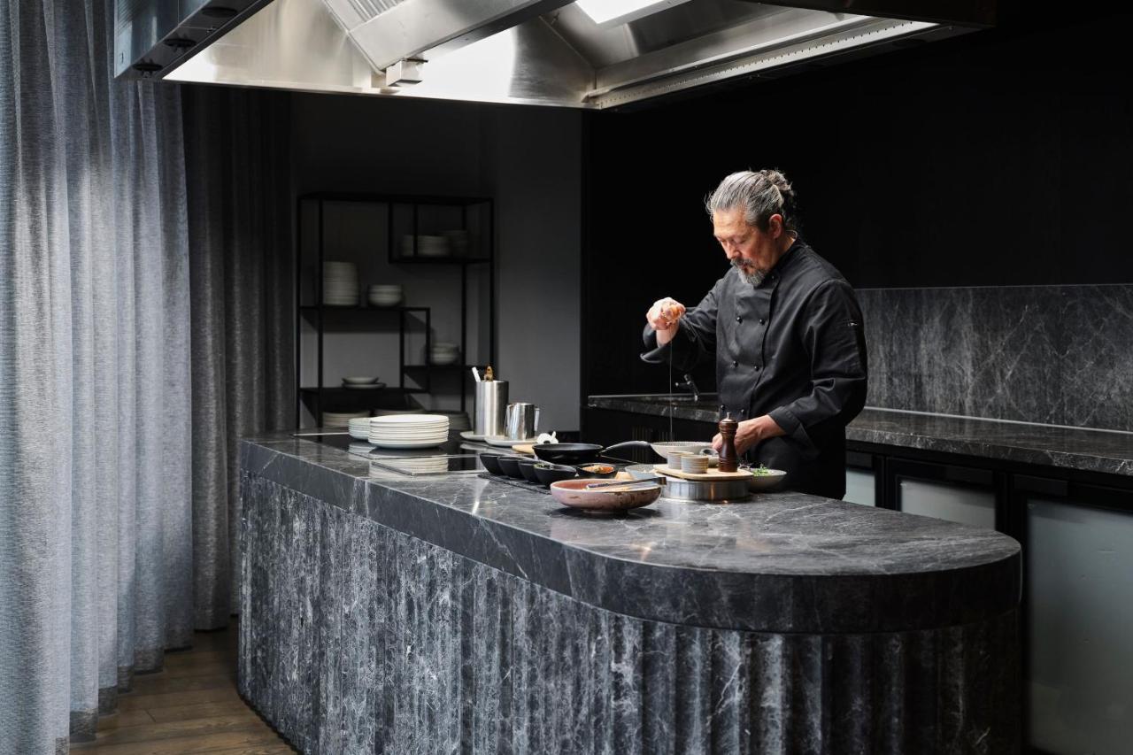 Melbourne Marriott Hotel Docklands Екстер'єр фото Chef Nobu Matsuhisa
