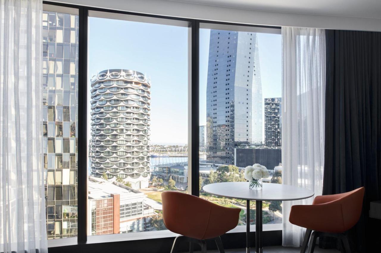 Melbourne Marriott Hotel Docklands Екстер'єр фото View from a typical apartment
