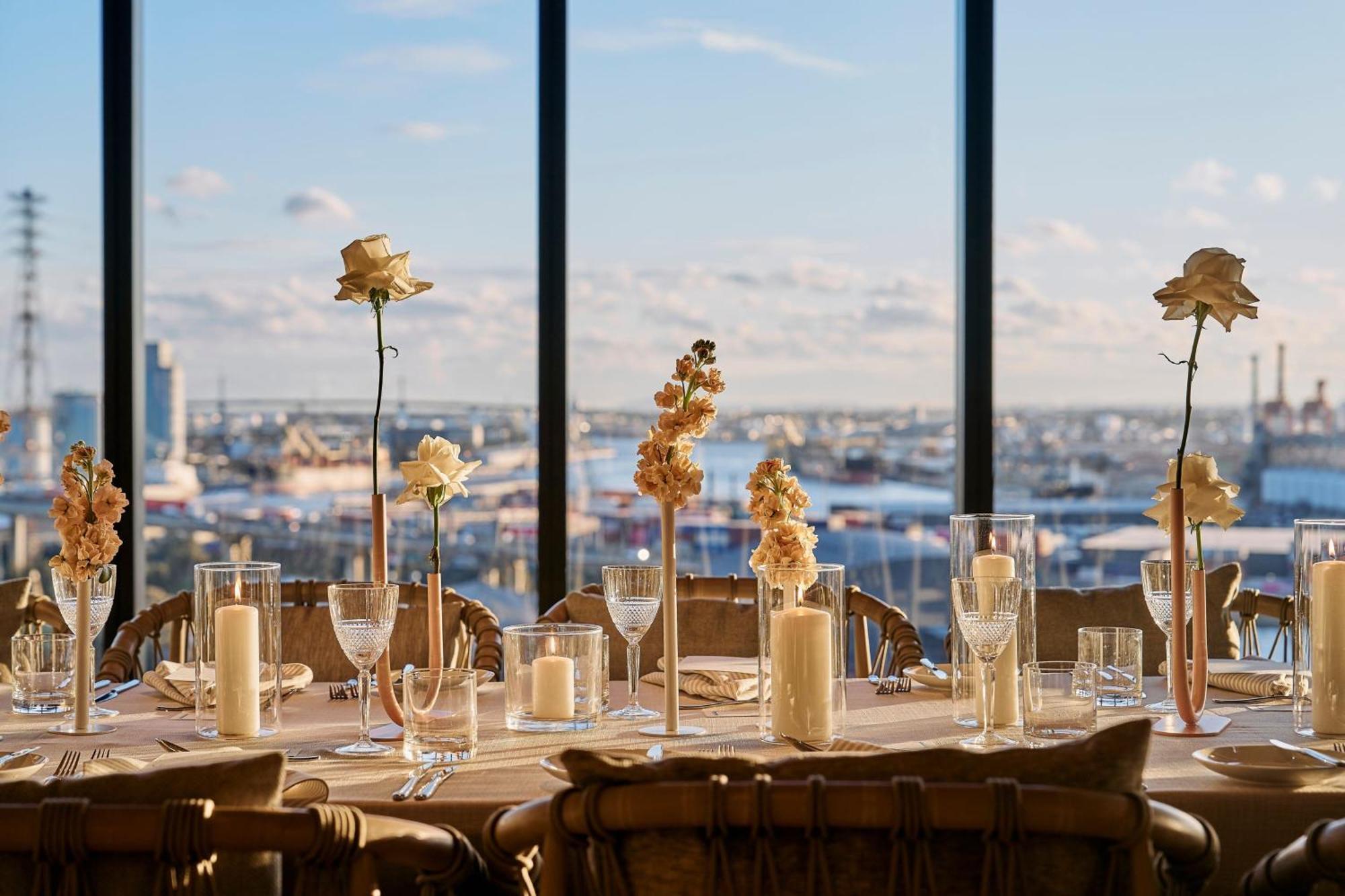 Melbourne Marriott Hotel Docklands Екстер'єр фото The view from the 360° Restaurant