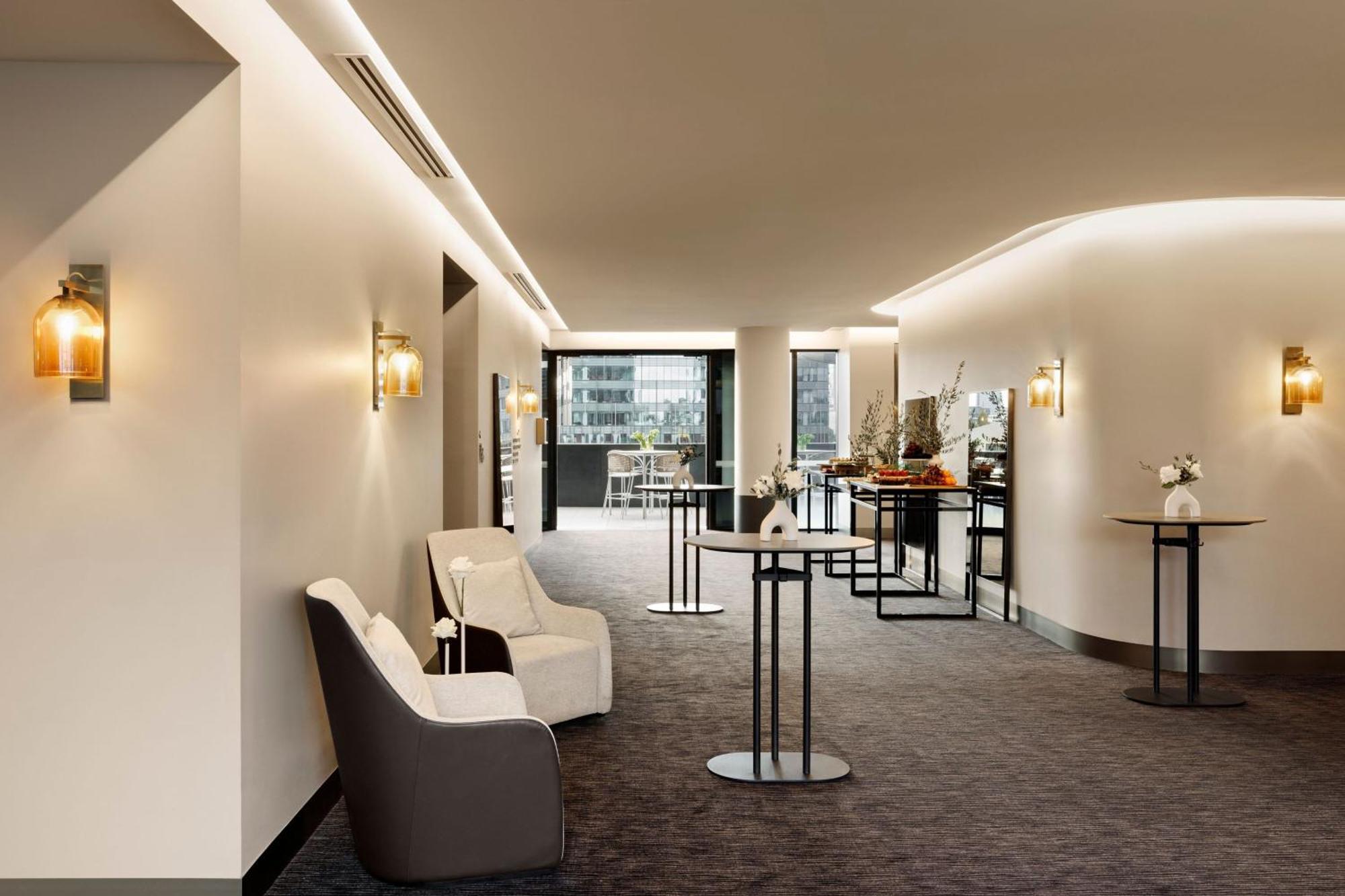 Melbourne Marriott Hotel Docklands Екстер'єр фото The Club at Frankfurt Airport