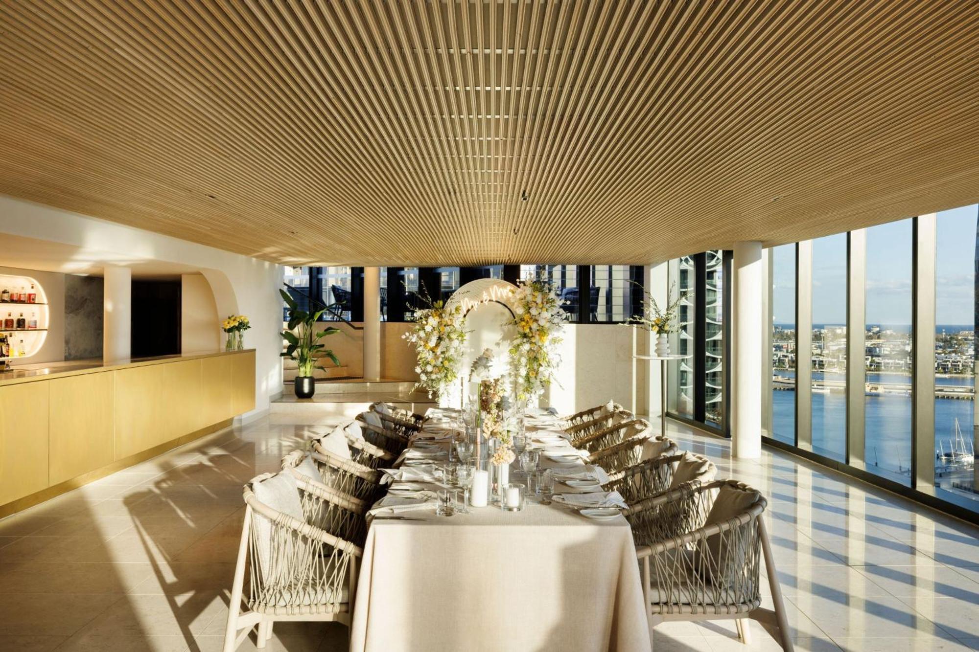 Melbourne Marriott Hotel Docklands Екстер'єр фото The Sky Bar