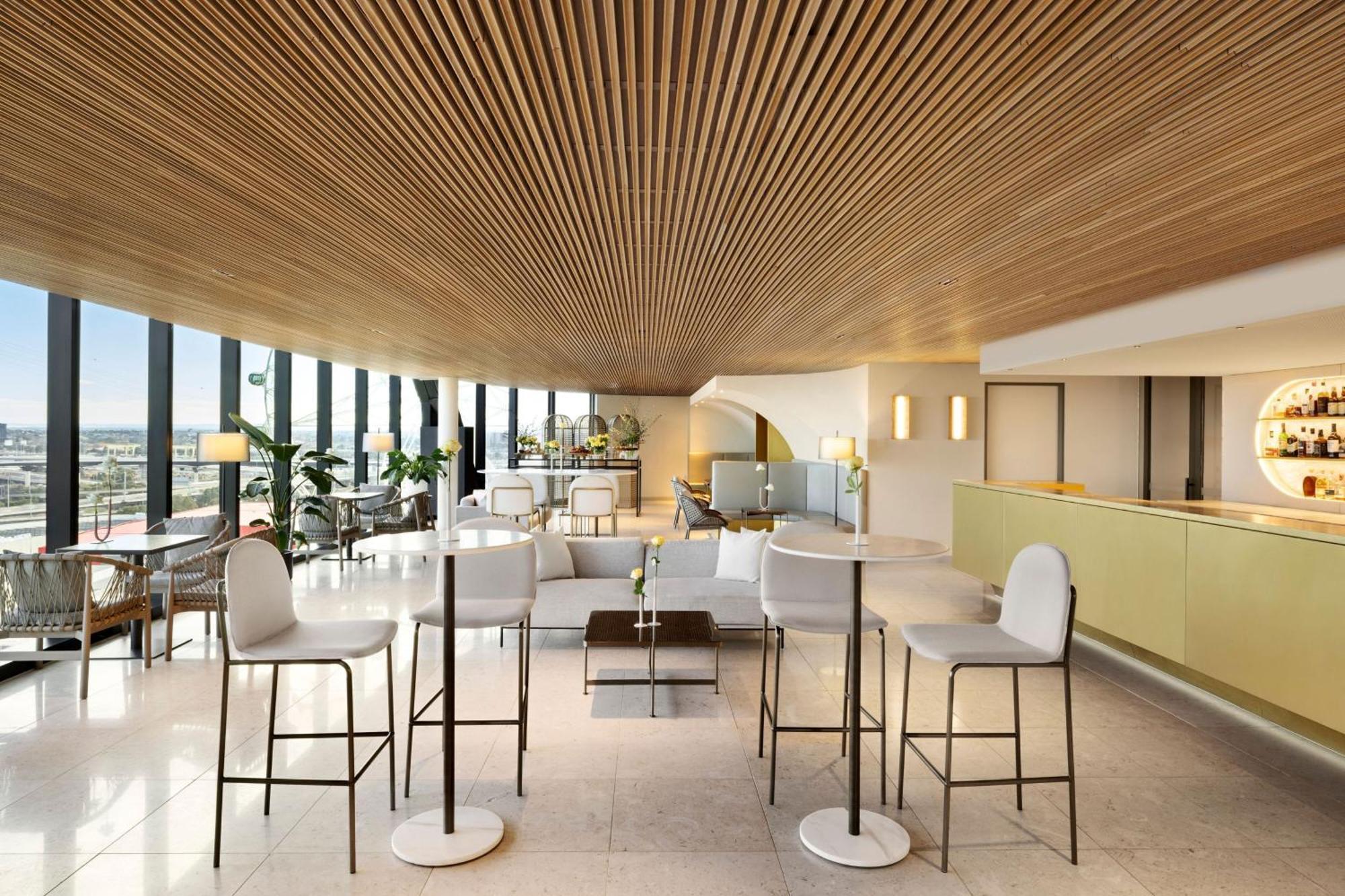 Melbourne Marriott Hotel Docklands Екстер'єр фото Club Lounge at the airport