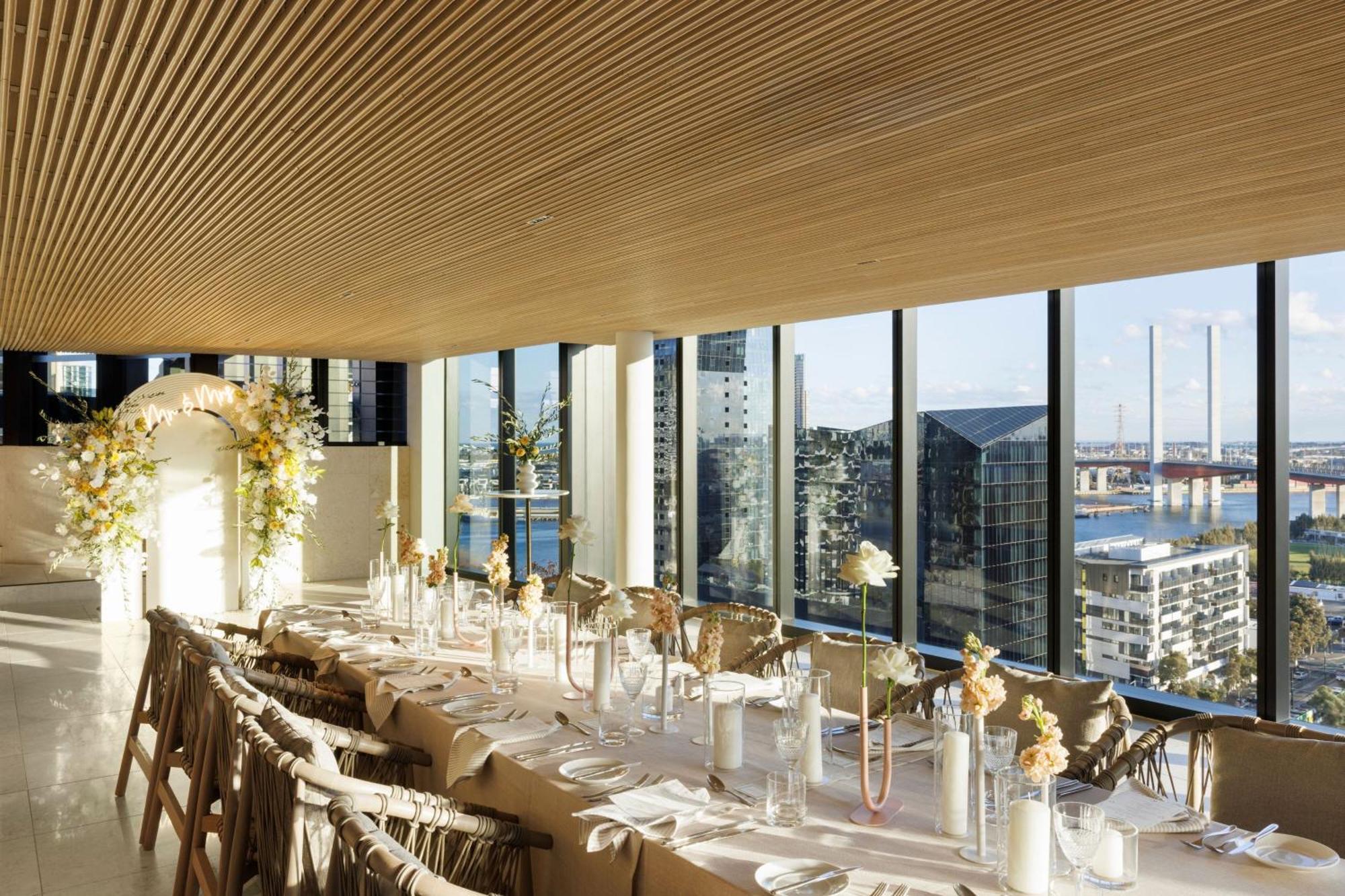 Melbourne Marriott Hotel Docklands Екстер'єр фото The Skylight